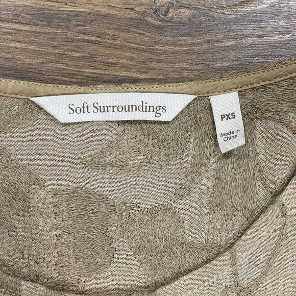 Soft Surroundings Tunic Top Size XS Petite Embroidered Asymmetric Tan 3/4 Sleeve - Picture 5 of 12